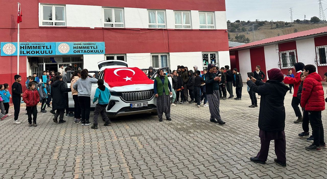 Saimbeyli’de Öğrenciler Yerli Malı Haftası’nda Togg’u İnceledi