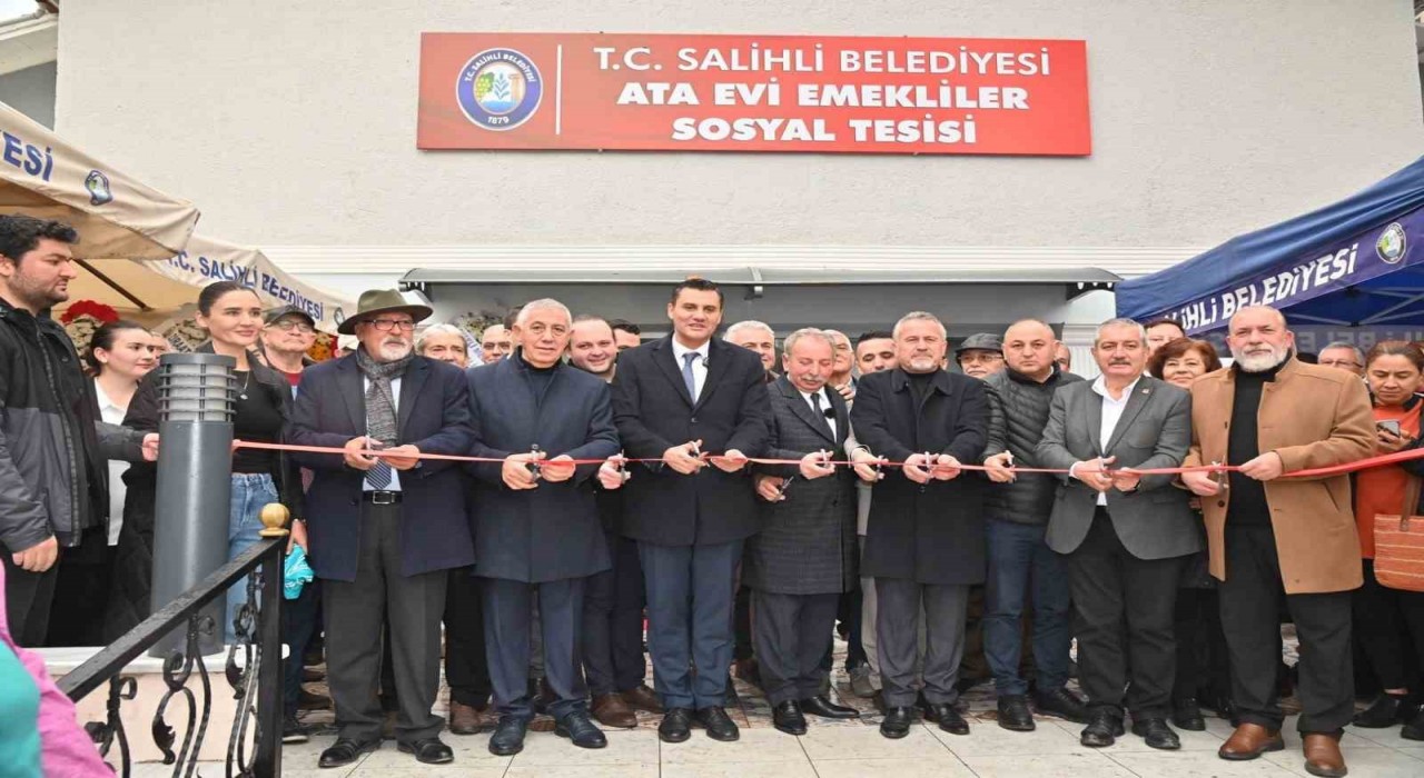Salihli Ata Evi Emekliler Sosyal Tesisi açıldı