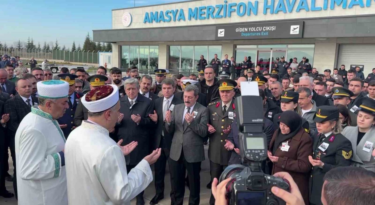 Şehit Teğmen Tunahan Dağlının cenazesi Amasyada karşılandı