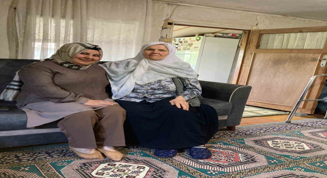 Serdivan Belediyesinden ilçedeki yaşlı vatandaşlara ziyaret