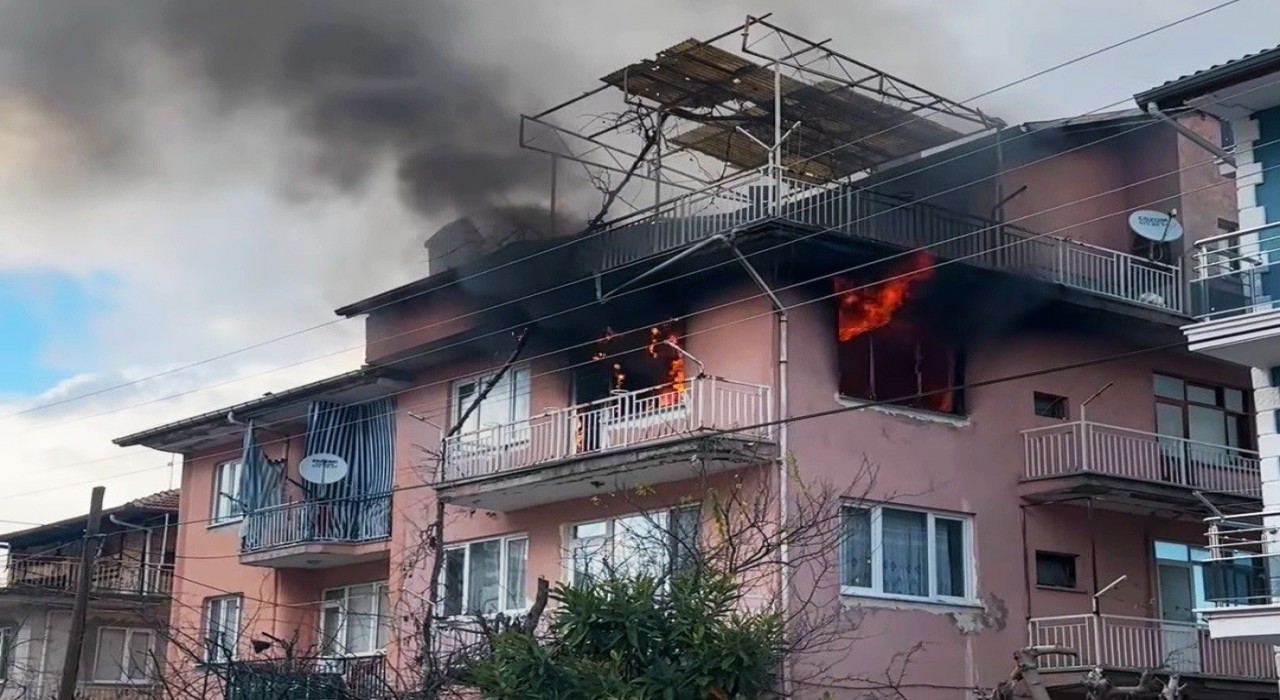 Simavda korkutan ev yangını