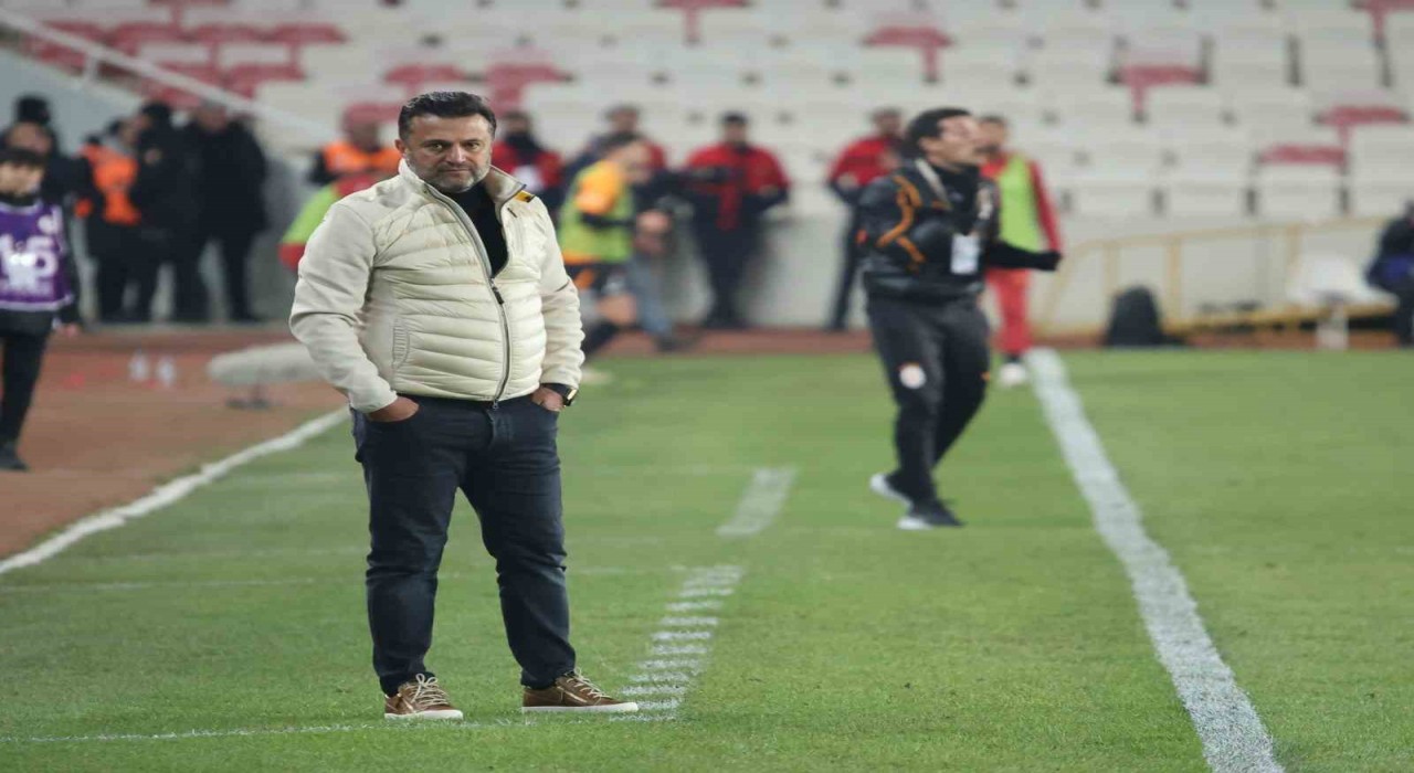 Sivasta Bülent Uygun istifa sloganları
