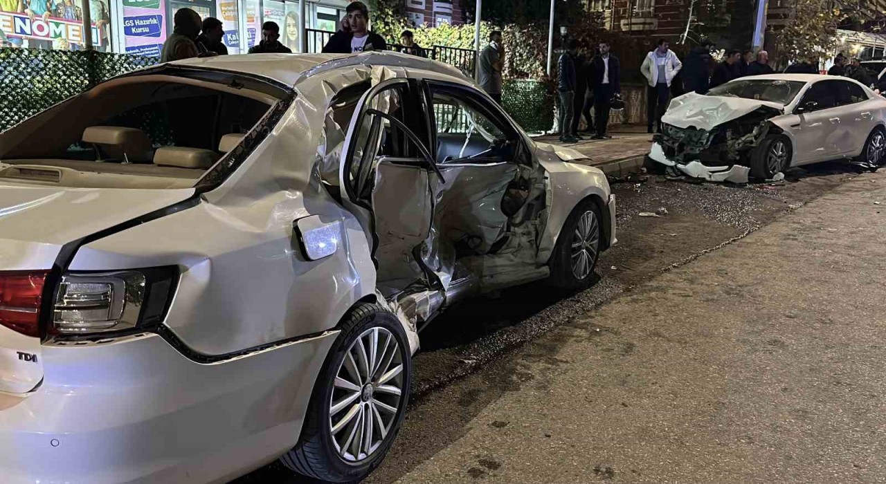 Siverekte trafik kazası: 4 yaralı