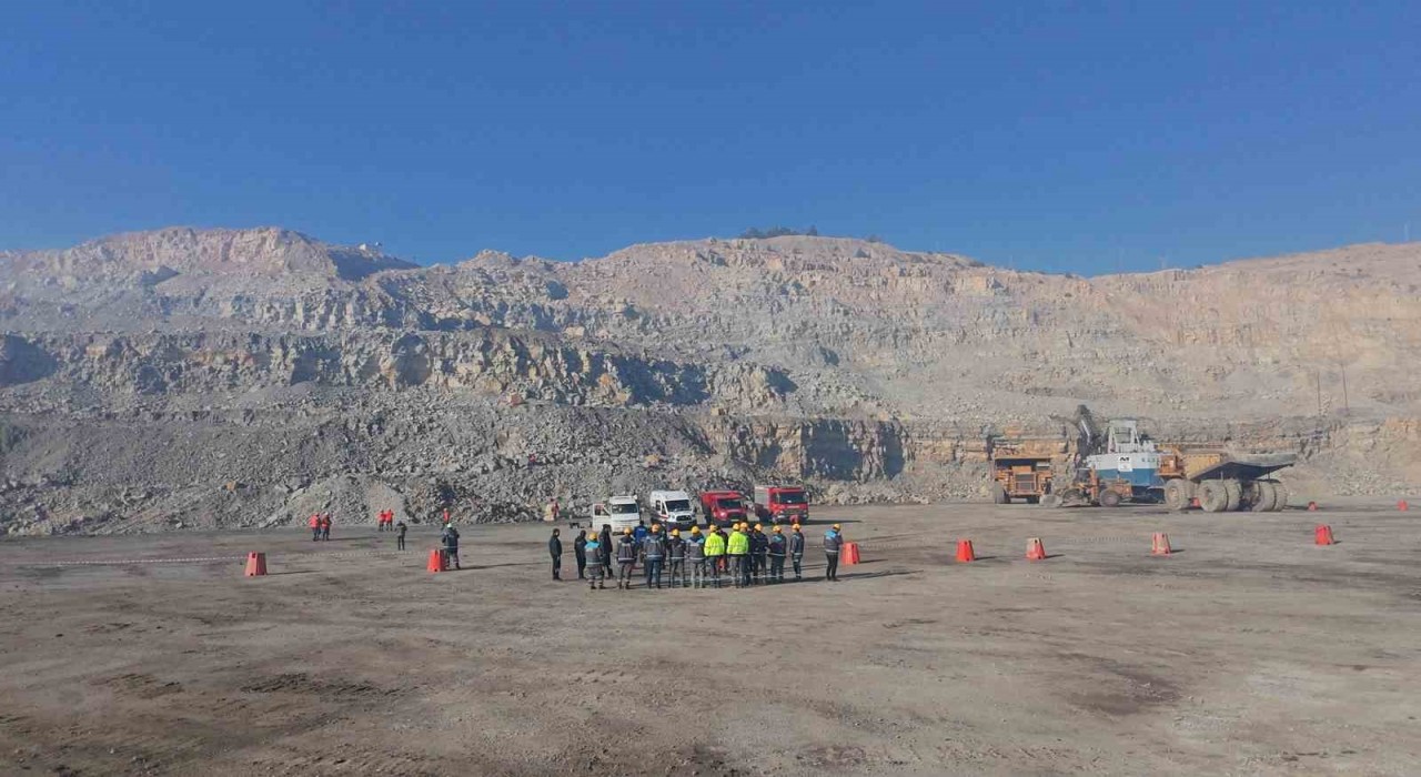 Somada maden ocağında gerçeğini aratmayan heyelan tatbikatı