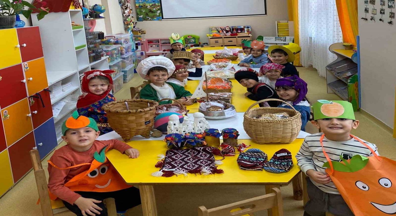 Sultangazili çocuklar Yerli Malı Haftasını kutladı