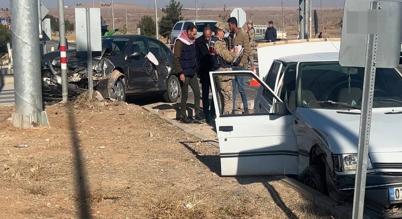 Suriyeye dönüş yolunda kaza: 5 yaralı
