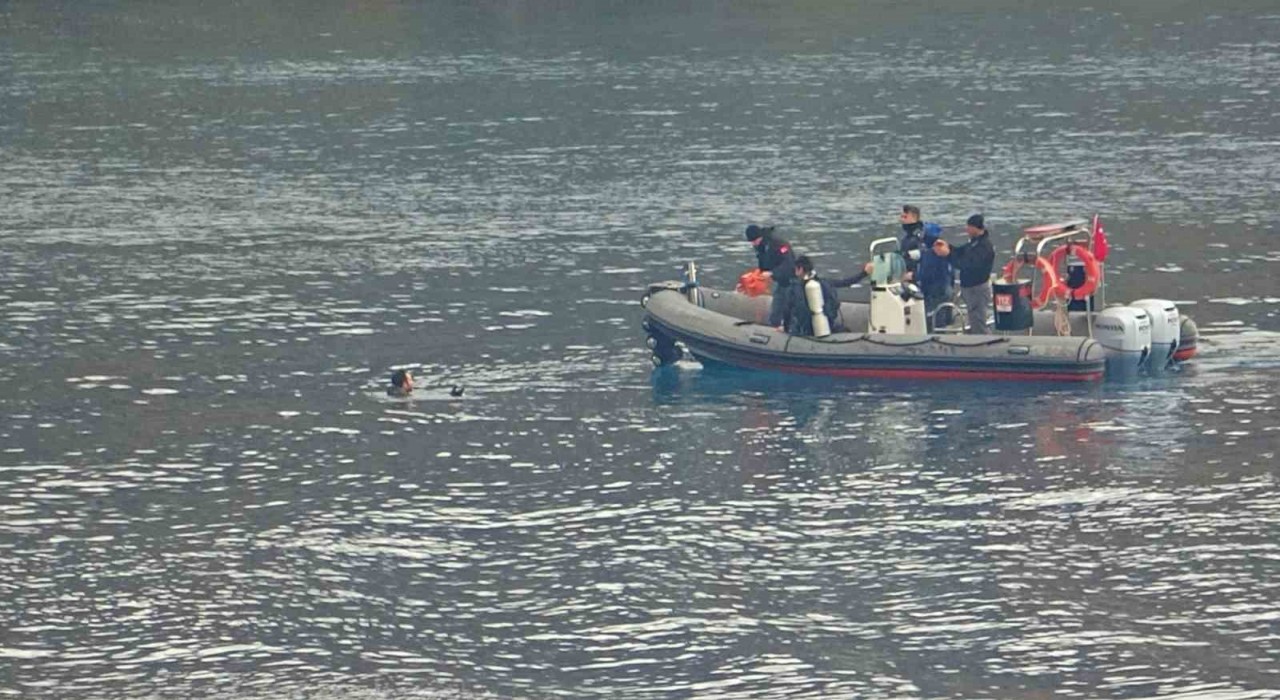 Suya dalıp bir daha çıkmayan dalgıç polisi alarma geçirdi