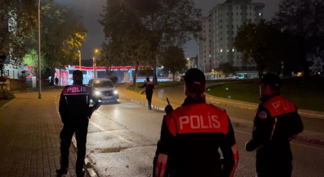 Taksiyle yolculuk yapan zehir tüccarları yakalandı, 1.5 kilo uyuşturucu ele geçirildi