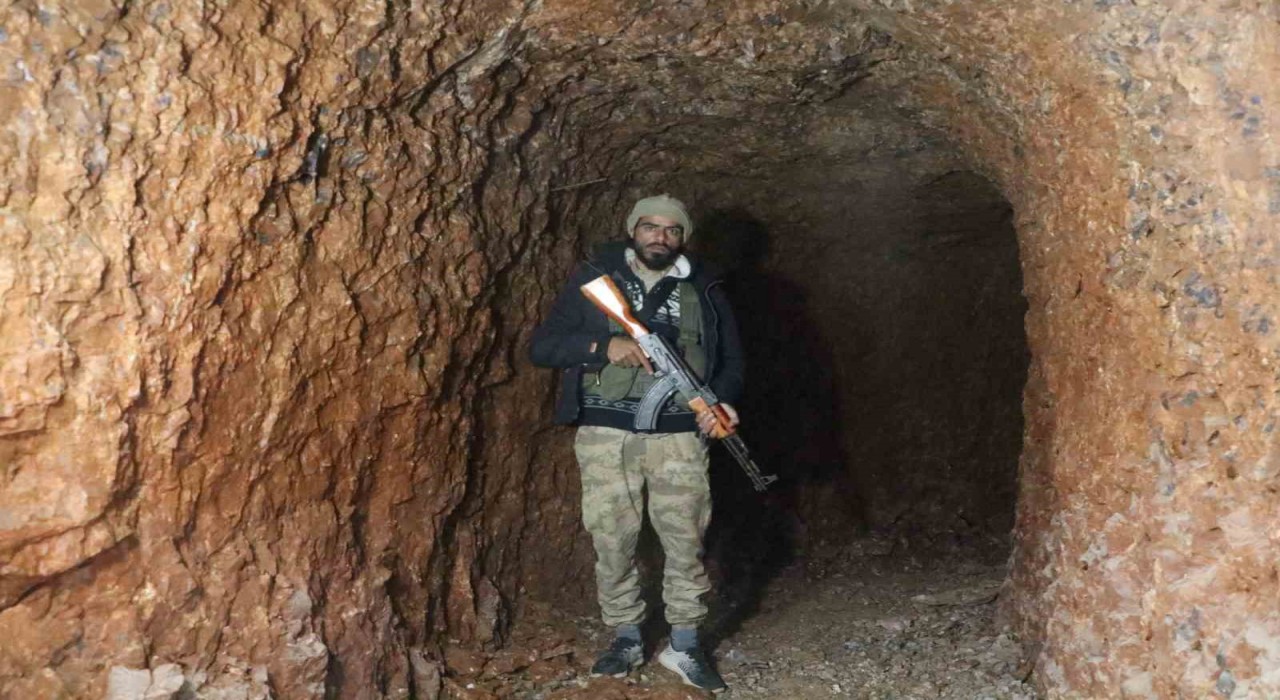 Tel Rıfatta terör örgütü PKK/YPGnin kullandığı kilometrelerce uzunluğunda tüneller görüntülendi