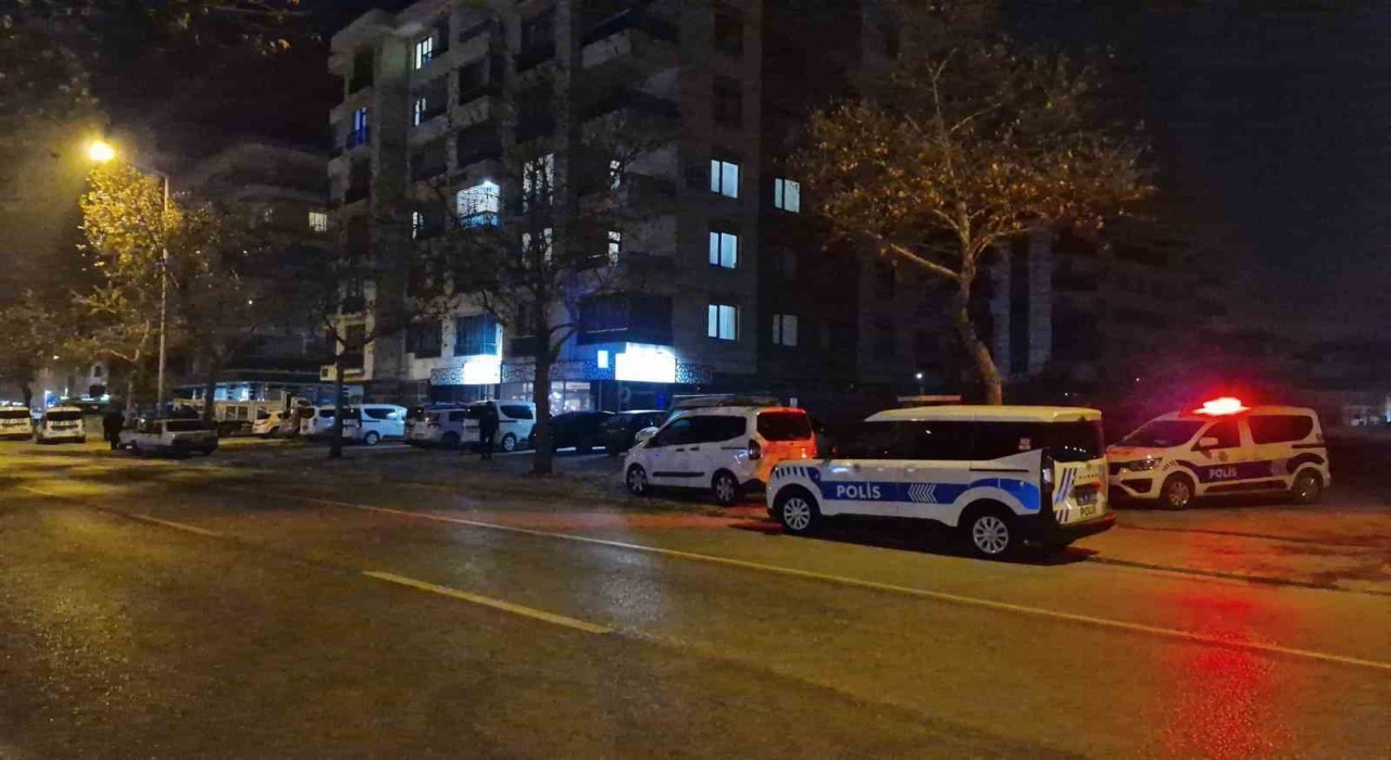 Teslim olmamak için havalandırma boşluğundan 2. kattan 5. kata kaçtı, polisten kaçamadı