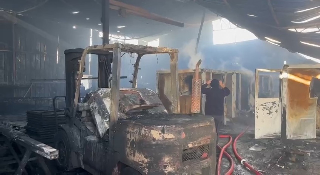 Tır Parkındaki işletmede çıkan yangın kontrol altına alındı: 1 kişi hastaneye kaldırıldı