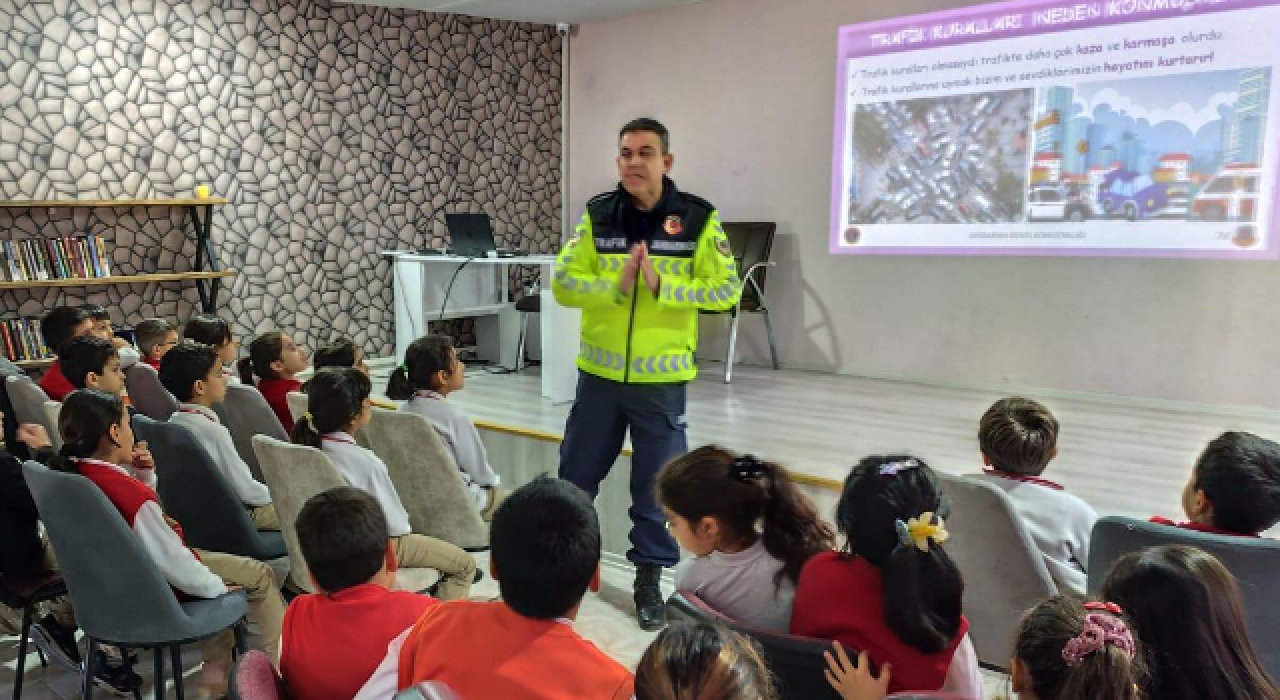 Toprakkale'de Jandarmadan Trafik Eğitimi