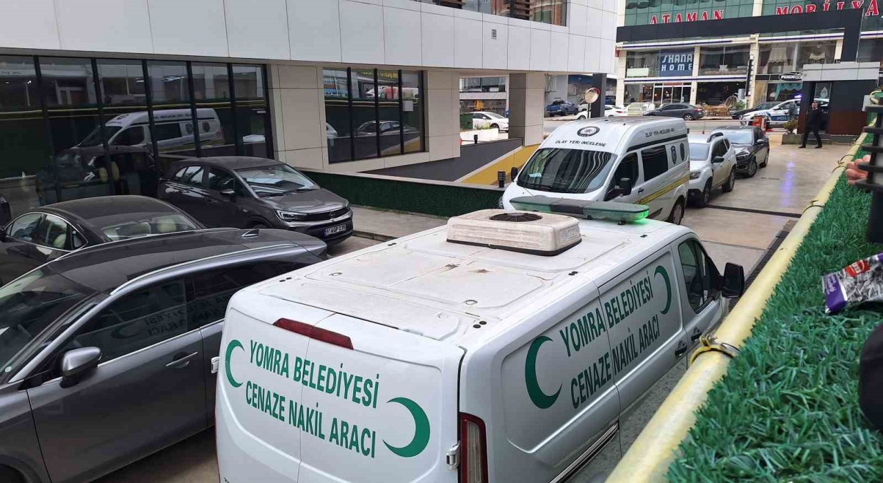 Trabzonda lüks rezidansta alacak verecek kavgasında kan aktı: 1 ölü