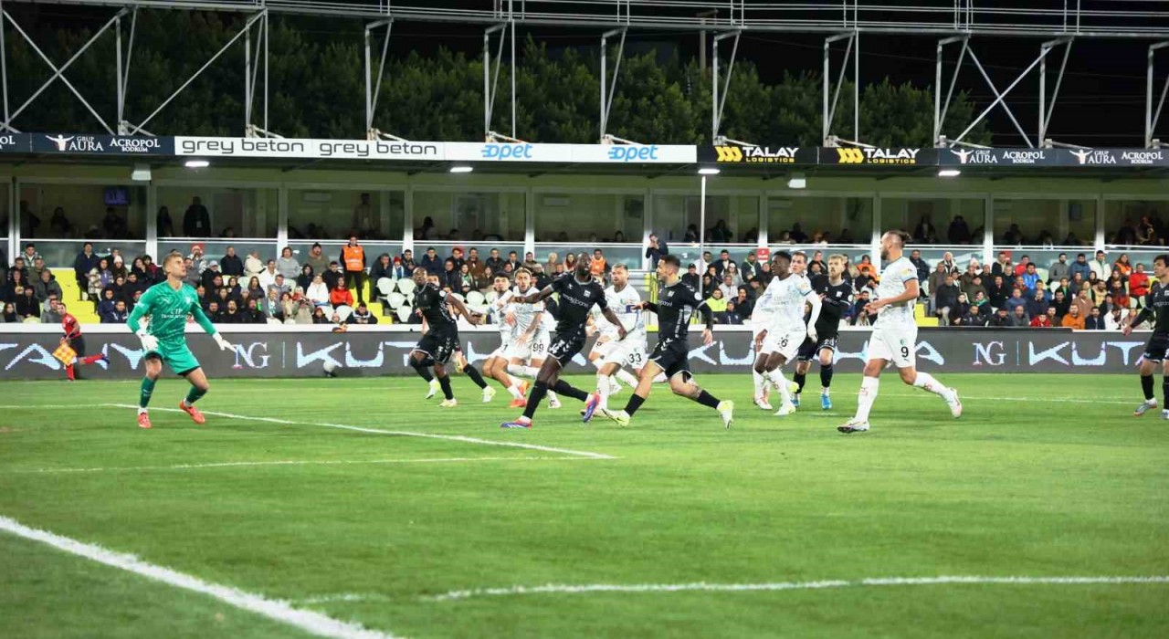 Trendyol Süper Lig: Bodrum FK: 0 - Sivasspor: 0 (İlk yarı)