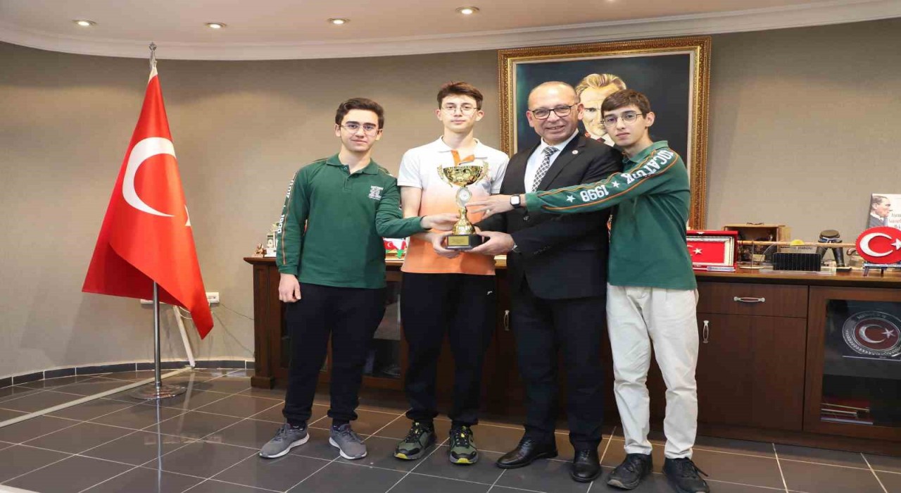 Turgutlu Belediyesporda kupa sevinci