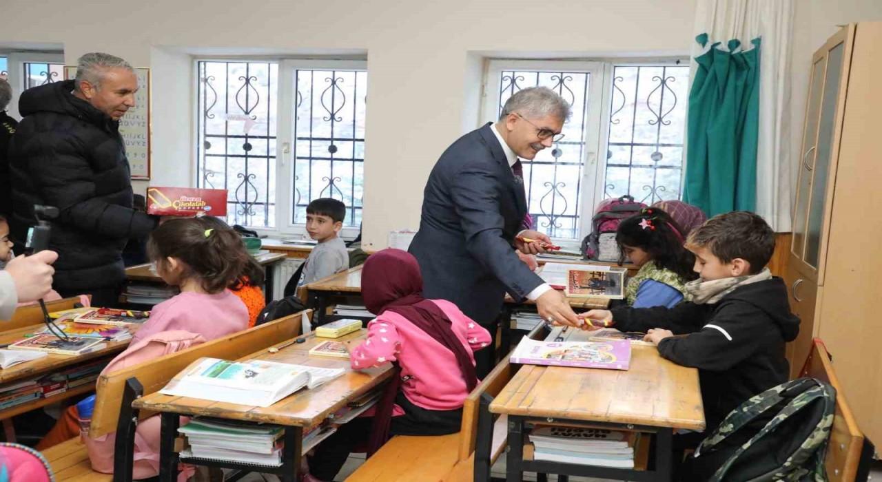 Vali Çelikten Horoz ve Alihoca köylerine ziyaret