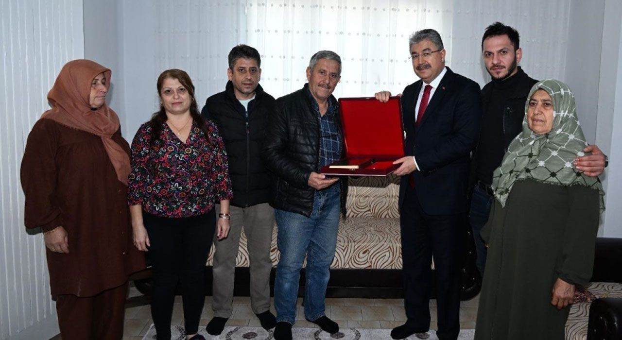 Vali Yılmaz'dan Şehit Ailesine Ziyaret
