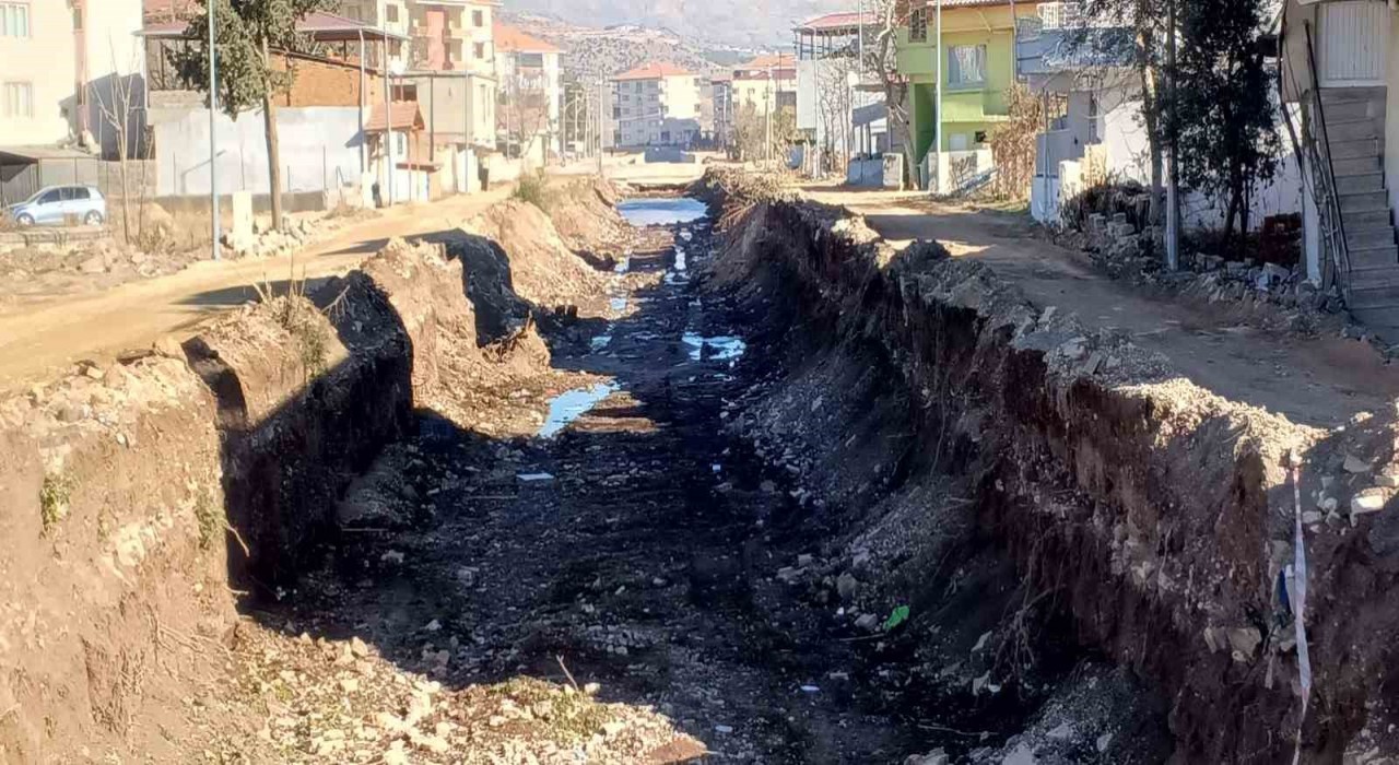 Yemişen deresinde iyileştirme çalışmaları devam ediyor