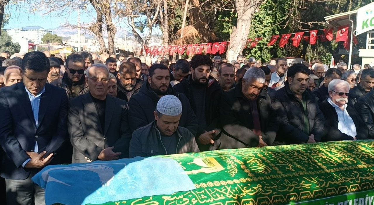 12 Eylül Mağduru Adana'da Toprağa Verildi