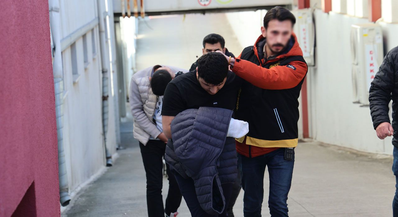 Adana'da "Bira Şişesi" Kavgasında Kan Döküldü: 1 Ölü, 1 Yaralı