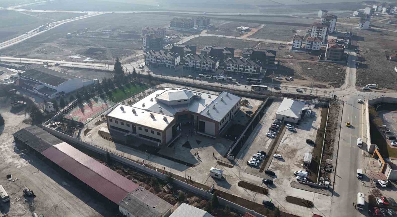 Bakan Memişoğlu, Eskişehirdeki Arındırma Merkezini inceledi