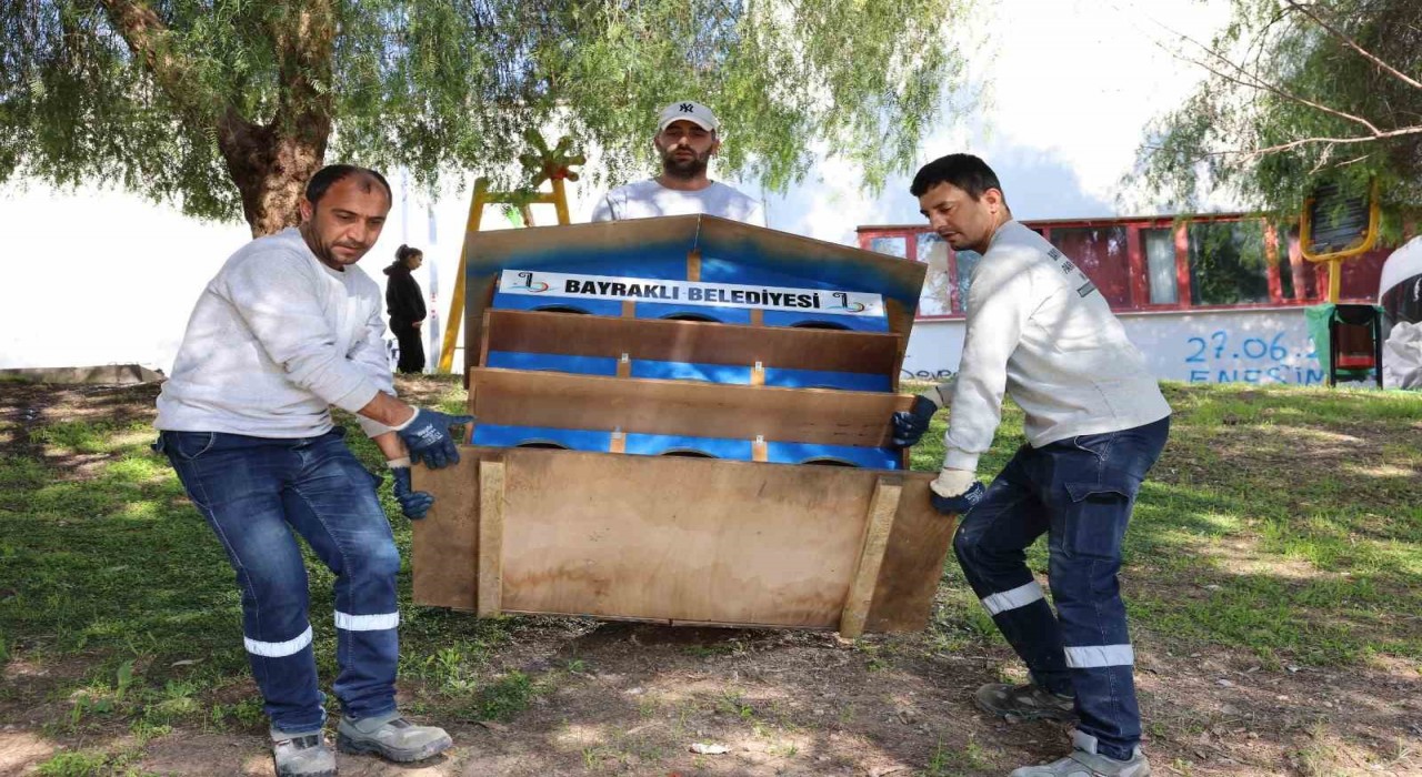 Bayraklıda sokak kedilerine yeni yuva
