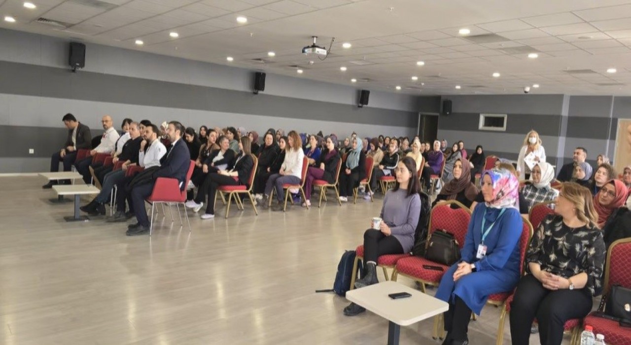 Bilinçli Ellerde Sağlıklı Nesiller sempozyumu yapıldı