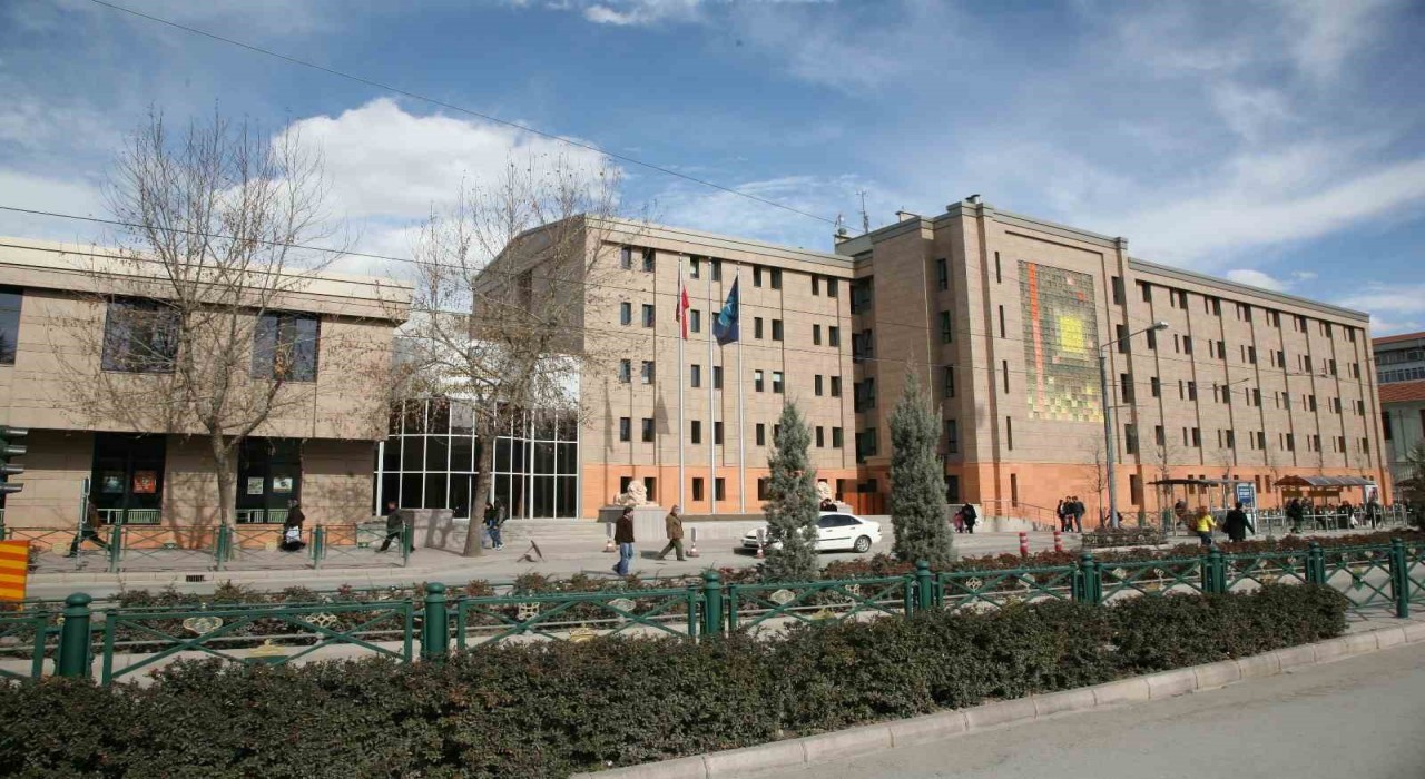Bu caddelere araç park eden sürücüler dikkat