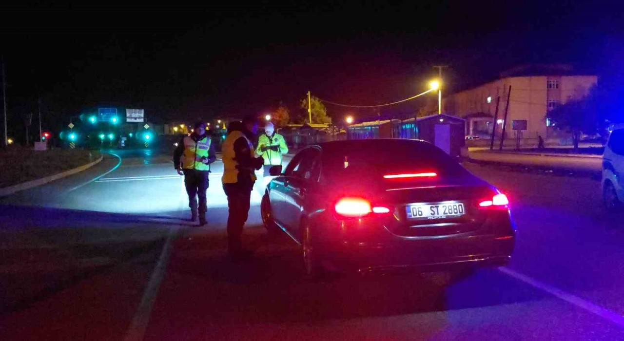 Burdur Tefennide yılbaşı tedbirleri sabah saatlerine kadar sürecek