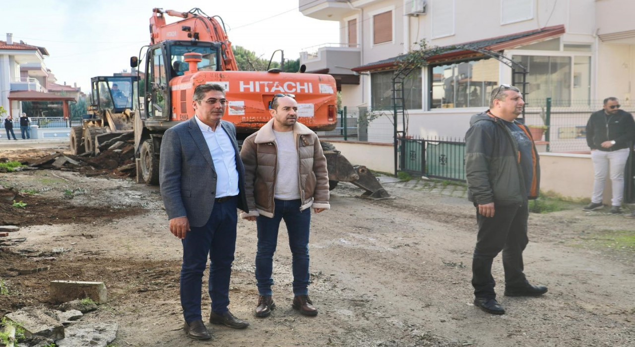 Burhaniye de kapsamlı yol yenilime çalışmaları başladı