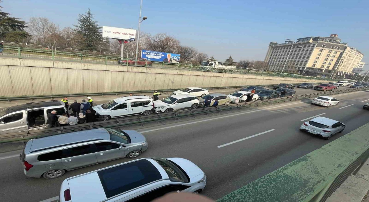 Bursada 7 araç bir birine girdi
