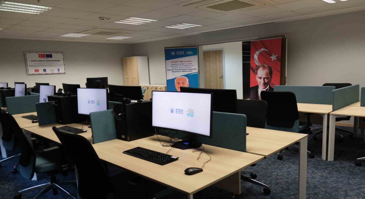 Bursada Dijital Gençlik Merkezi açıldı