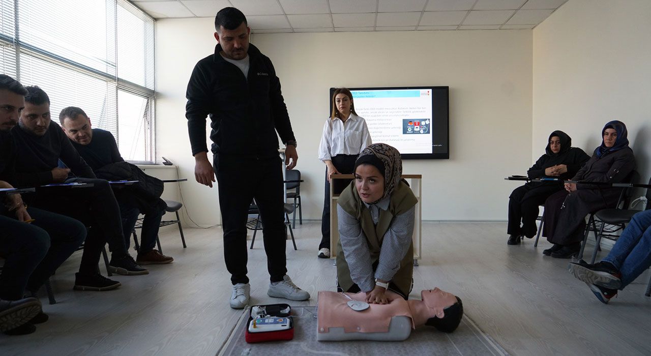 Büyükşehir Belediyesinden Personellere İlk Yardım Eğitimi