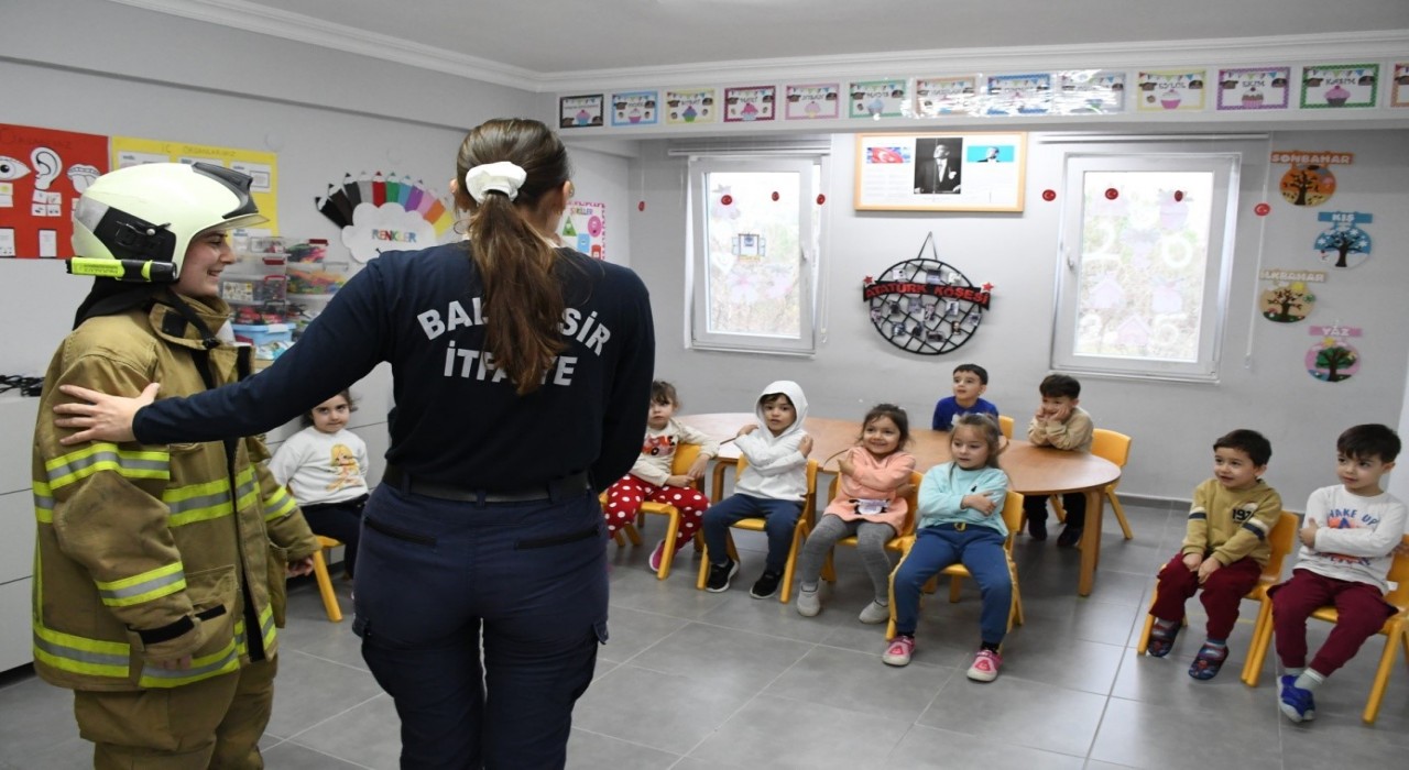 Büyükşehirden öğrenci ve personele yangın eğitimi