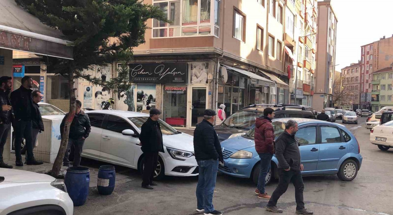 Çorluda iki araç çarpıştı, 1 kişi yaralandı: Kaza anı kamerada