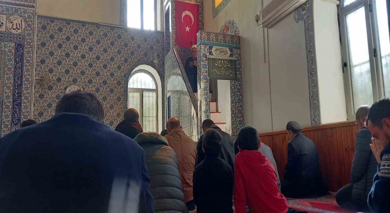 Cuma hutbesinde İslamda cenaze ve taziye konusu anlatıldı