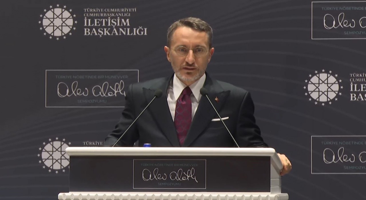 Cumhurbaşkanlığı İletişim Başkanı Altun: Dünyayla vuruşa vuruşa büyük gayretle zincirlerimizi kırma mücadelesi içerisindeyiz