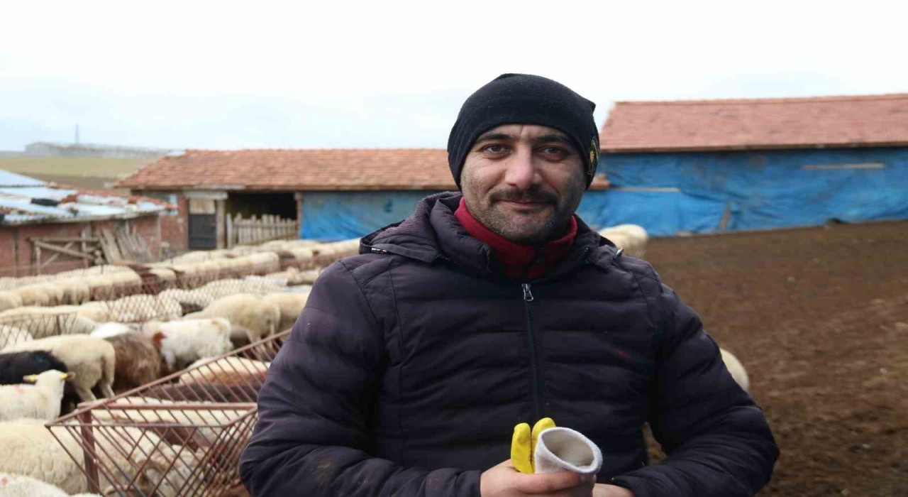 Dedesinden babasına, ondan da kendine miras kalan mesleği 15 yıldır devam ettiriyor