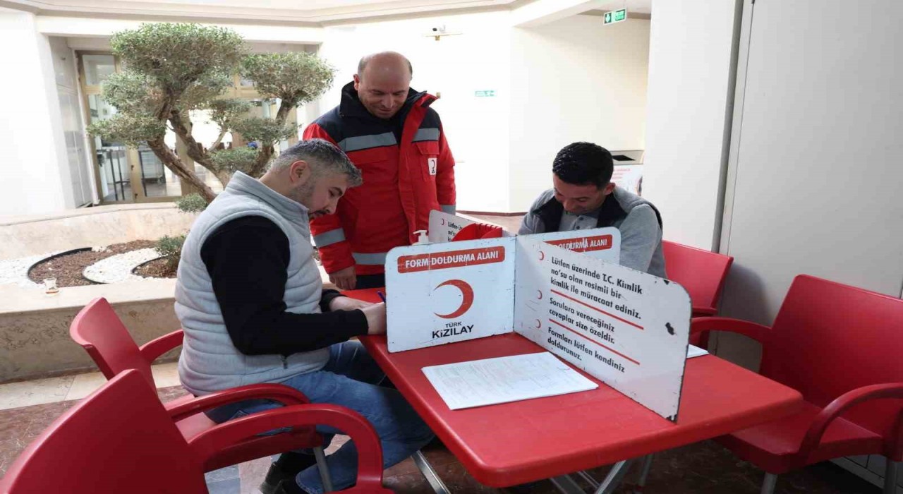 Denizli OSBden Kızılayın yürüttüğü kan bağışı kampanyasına destek