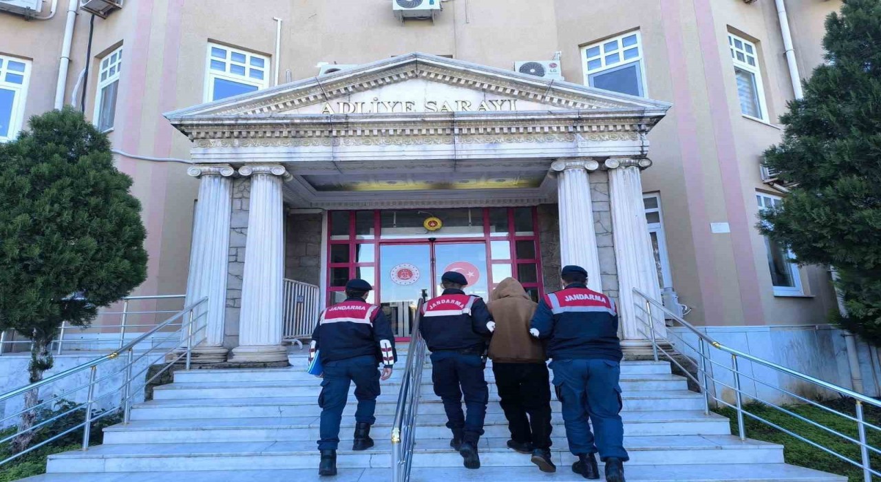 Didimde 36 düzensiz göçmen yakalandı, 1 organizatör tutuklandı