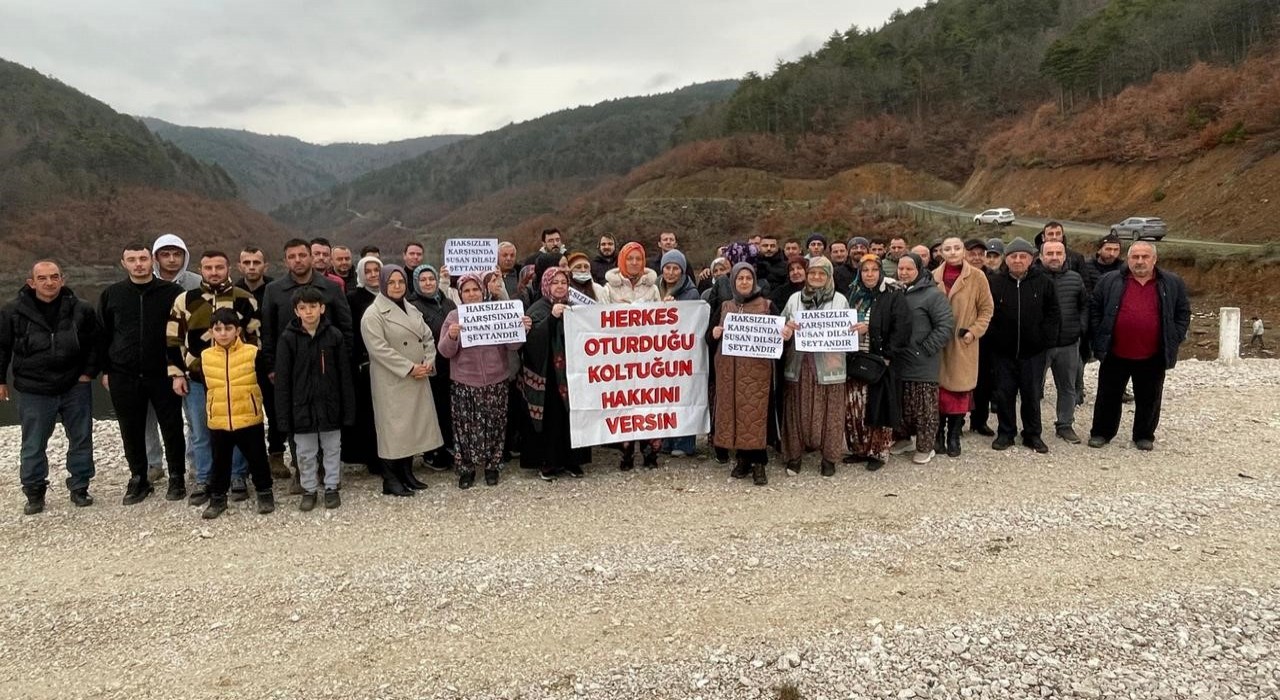 Dolu olmayan barajın suyunu paylaşmak istemeyen mahalleli DSİyi protesto etti