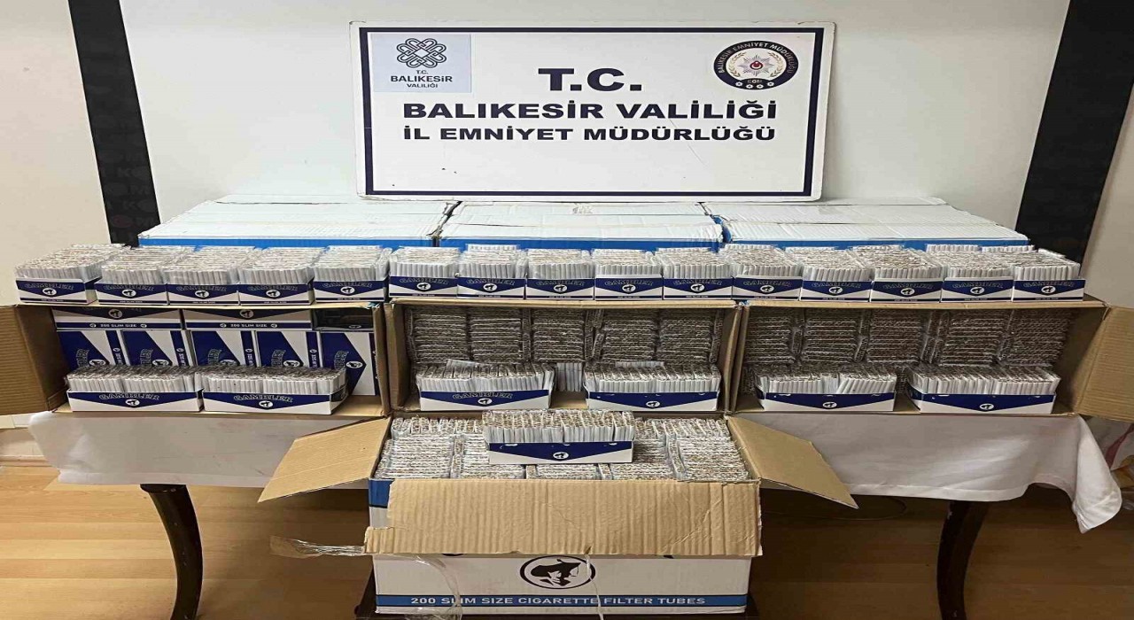 Edremitte piyasa sürülmeye hazır 100 bin makaron ele geçirildi