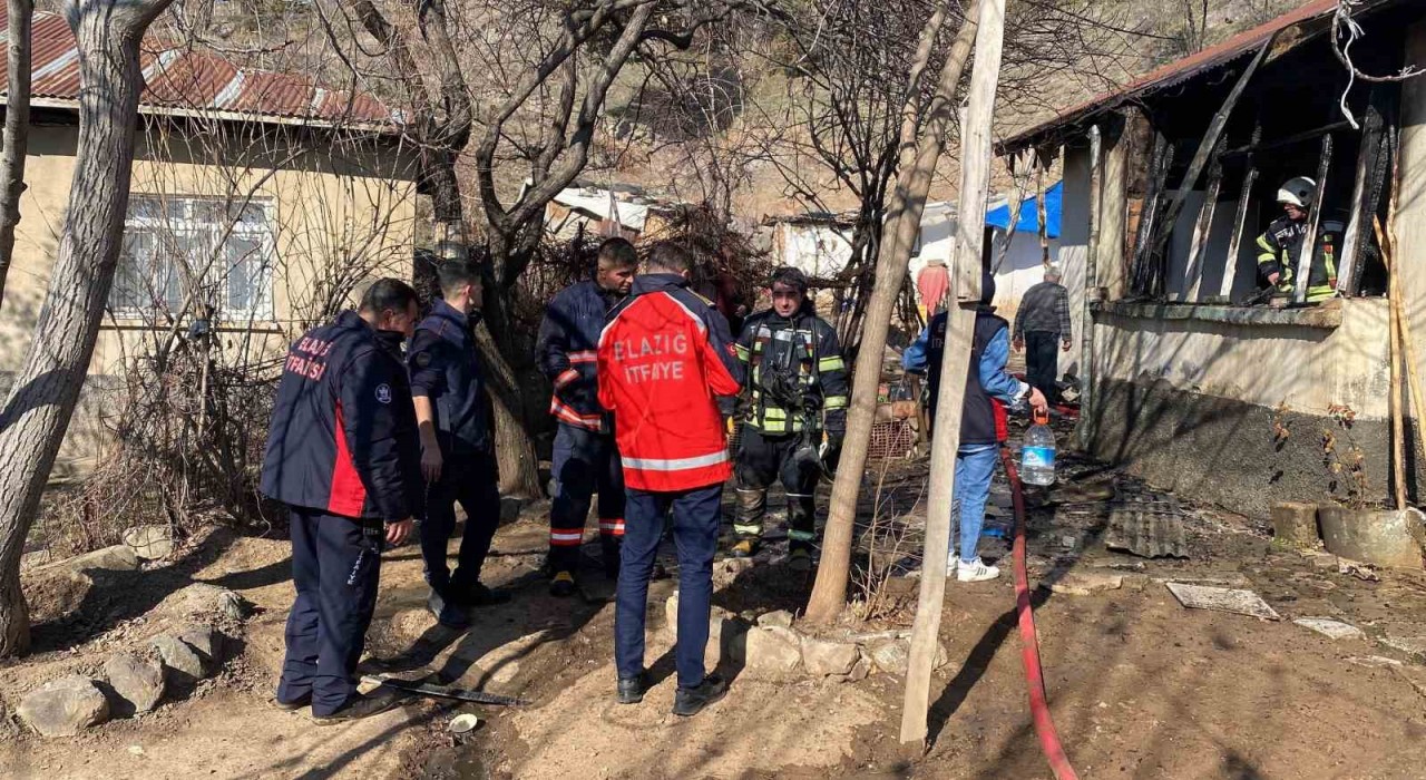 Elazığda devrilen soba faciası: 1i ağır 3 yaralı
