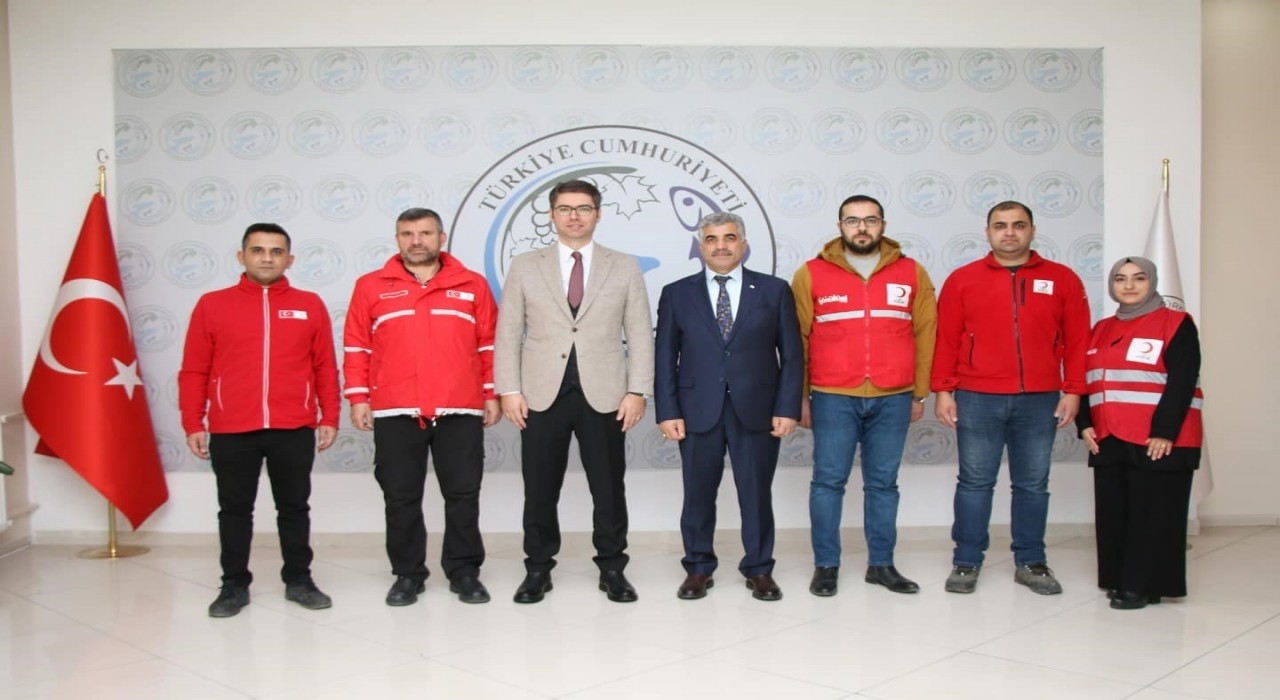 Ercişte en fazla kan bağışında bulunan vatandaşlara plaket ve berat