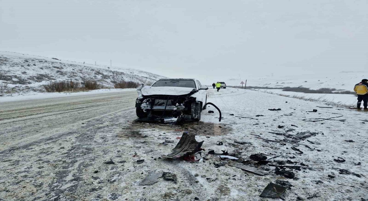 Erzurumda trafik kazası: 2 ölü