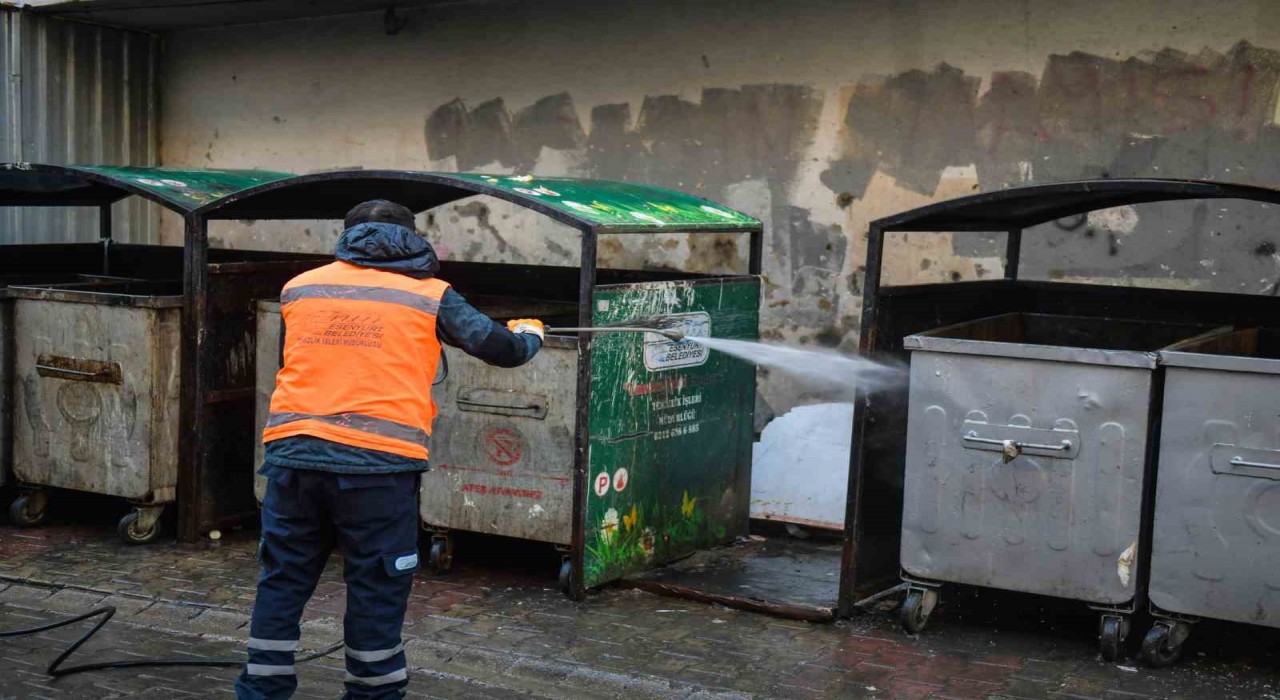 Esenyurt Belediyesinden temizlik seferberliği