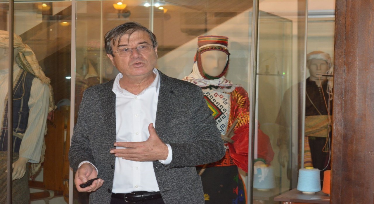 EÜ Etnografya Müzesinde Eski Smyrna Söyleşisi