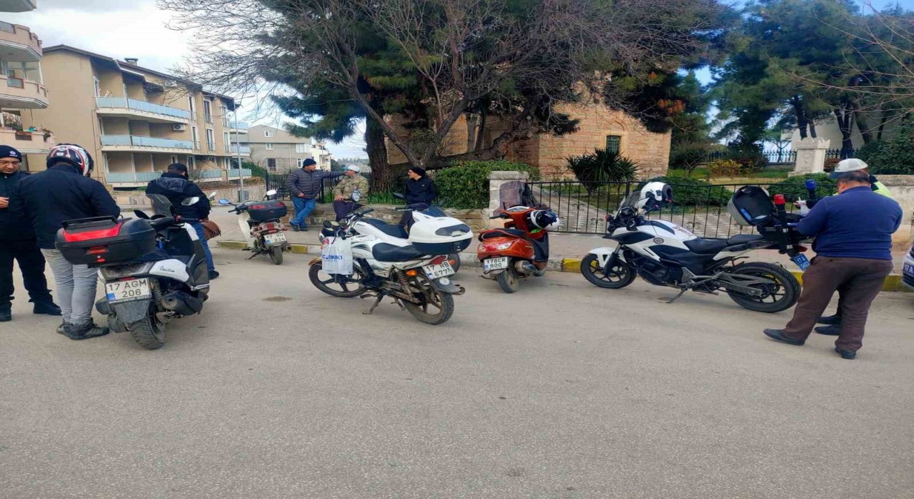 Geliboluda motosiklet ve araç denetimlerinde 793 bin TL ceza kesildi