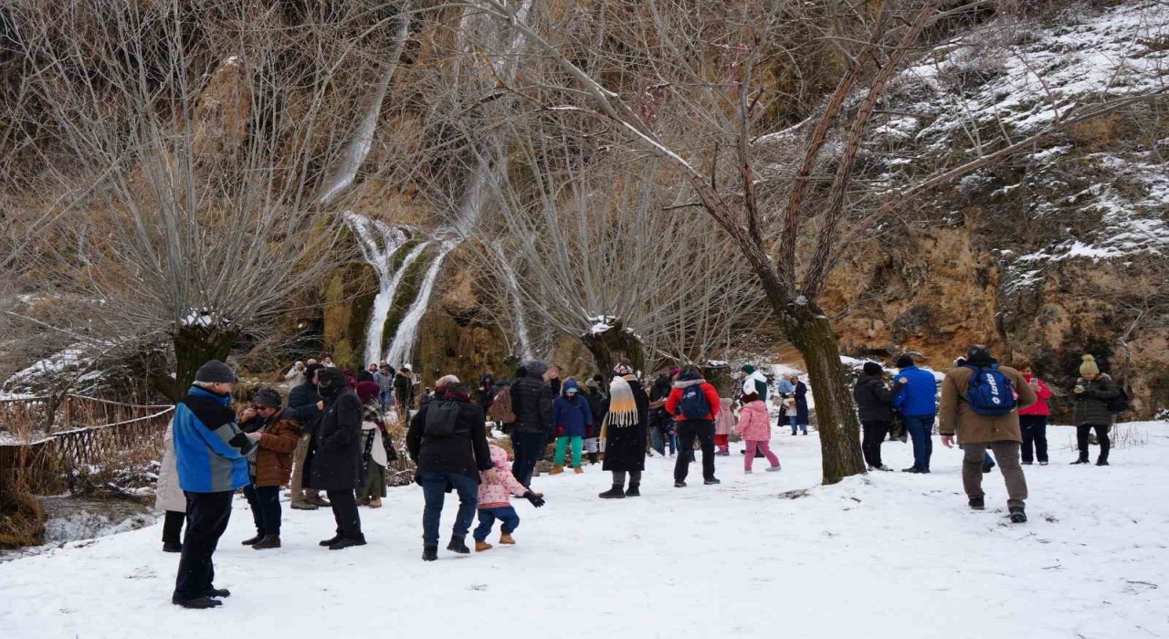Girlevik Şelalesine her mevsim yoğun ilgi