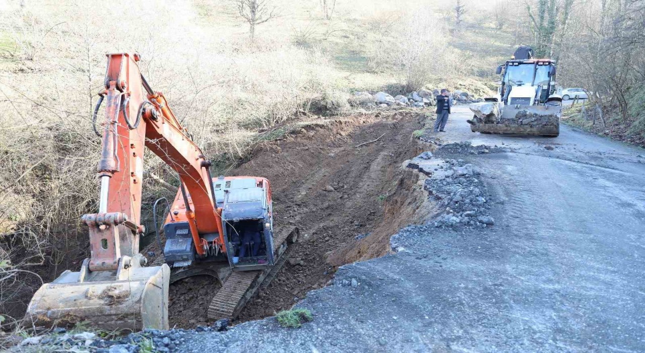 Gölyakada heyelan çalışmaları devam ediyor